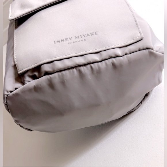 Issey Miyake White Women's Bag - Picture 2 of 4
